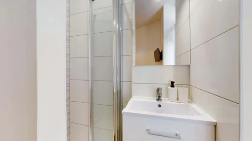 Private room at 79 Bis Rue d'Artois, 59000 Lille, France, image 7 of 18