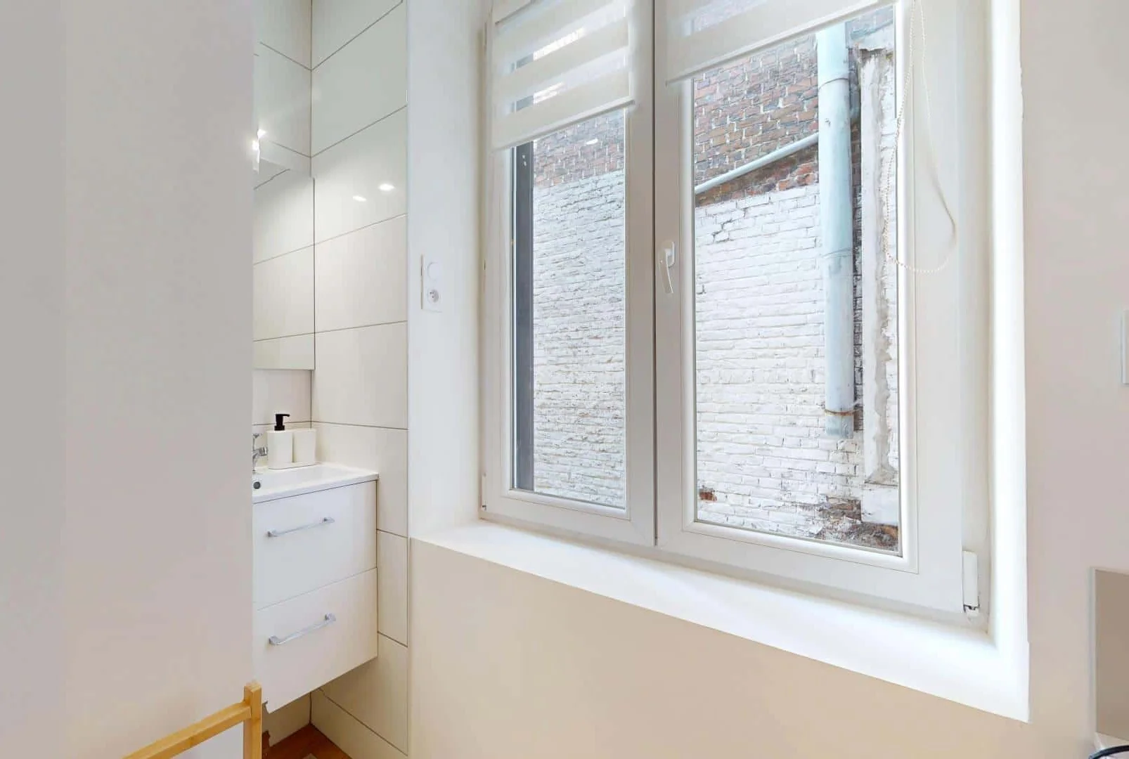 Functional student room perfect for studying in 
