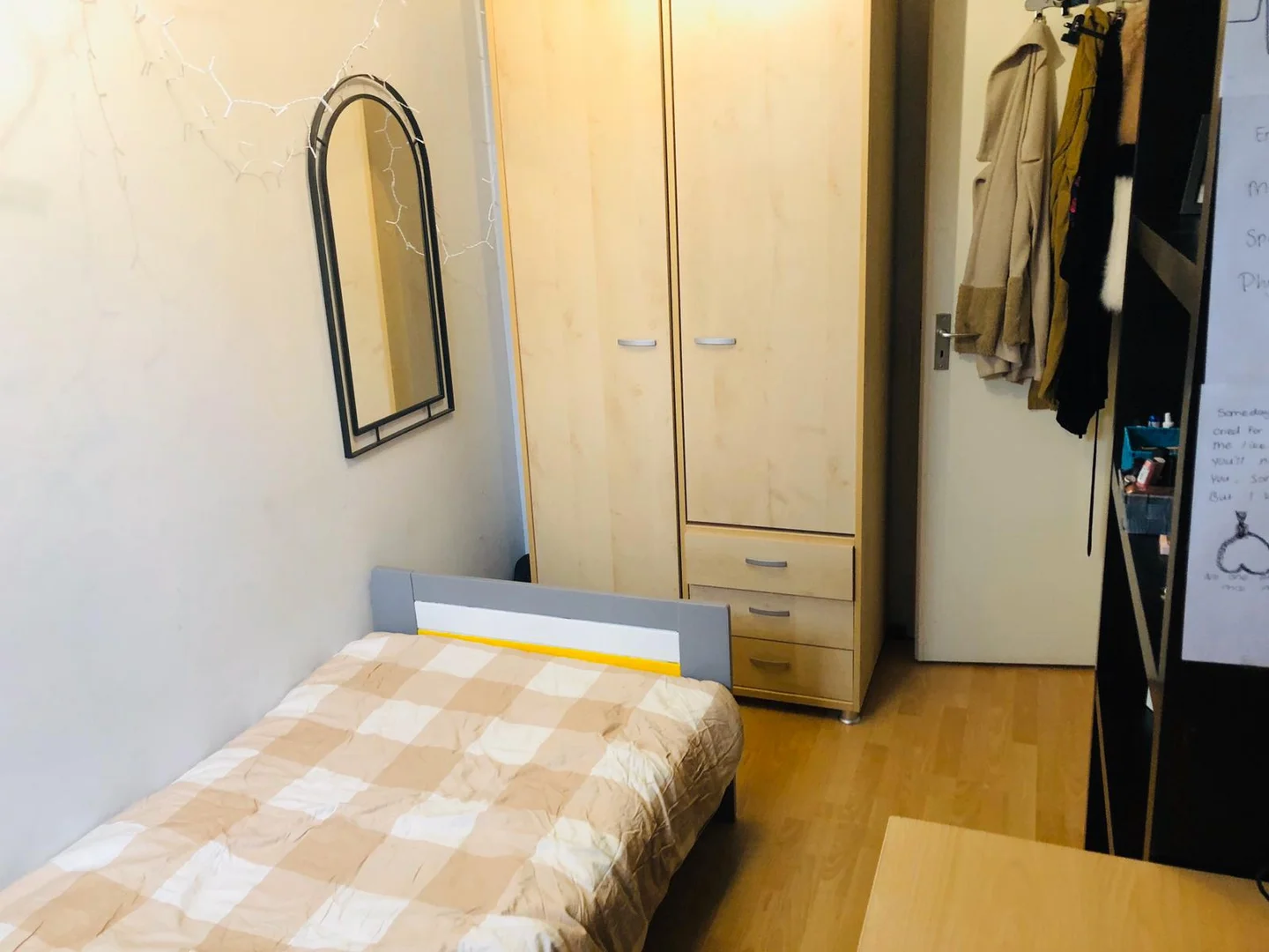 Stanza in affitto in appartamento per studenti a , completamente arredata