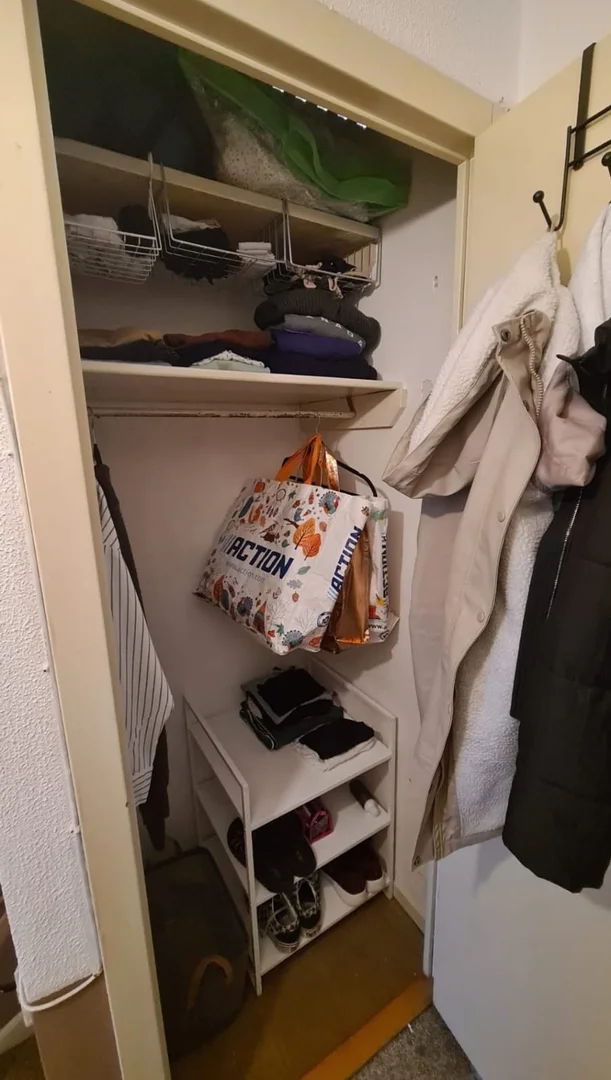 Habitación en apartamento estudiantil en alquiler en , completamente amueblado