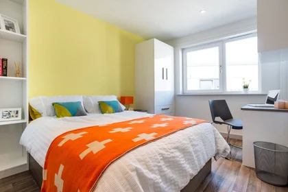 Habitación privada en Stepney Rd, Shieldfield, Newcastle upon Tyne NE2 1TZ, United Kingdom, imagen 1 de 10