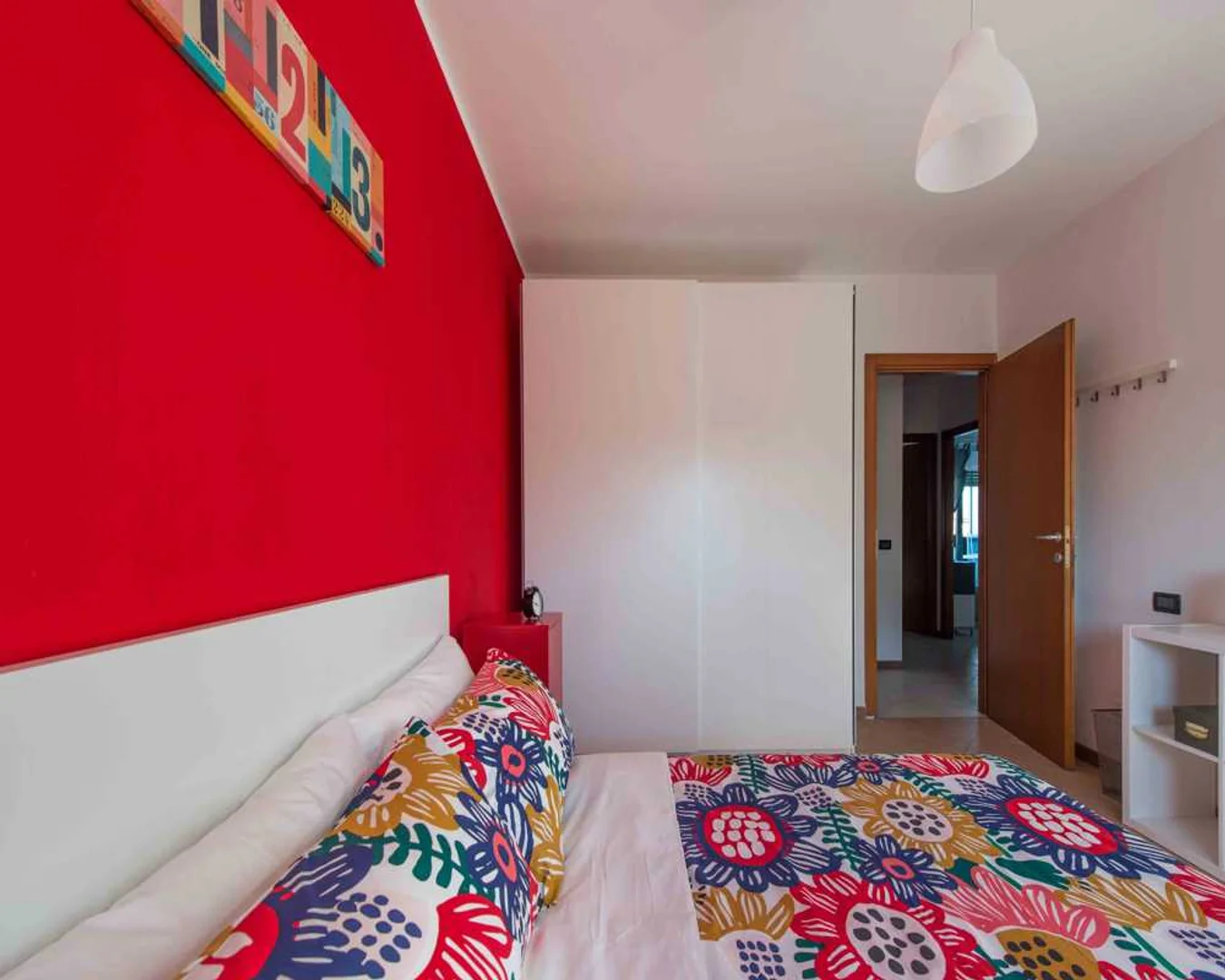 Cozy room for students available in 