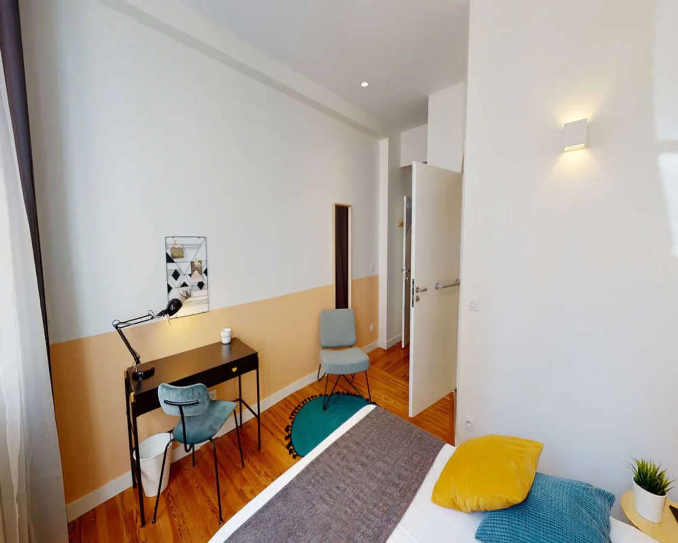 Habitación asequible para estudiantes con buena iluminación en