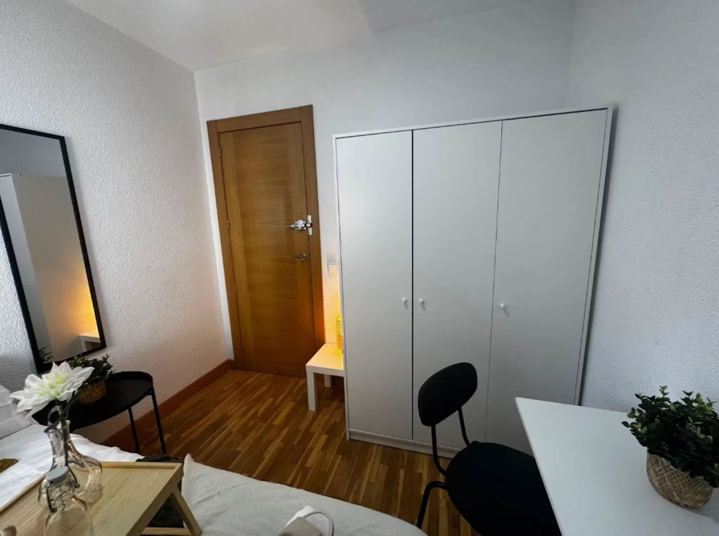 Habitación acogedora para estudiantes disponible en 