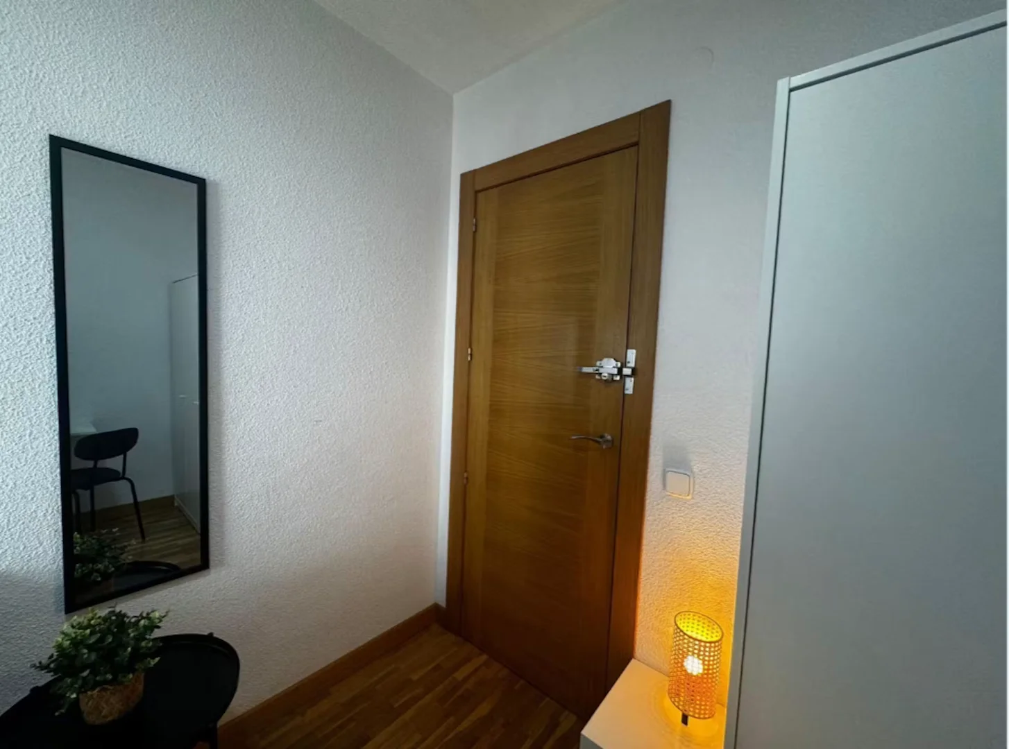 Habitación para estudiantes en  con área de estudio y facilidades compartidas