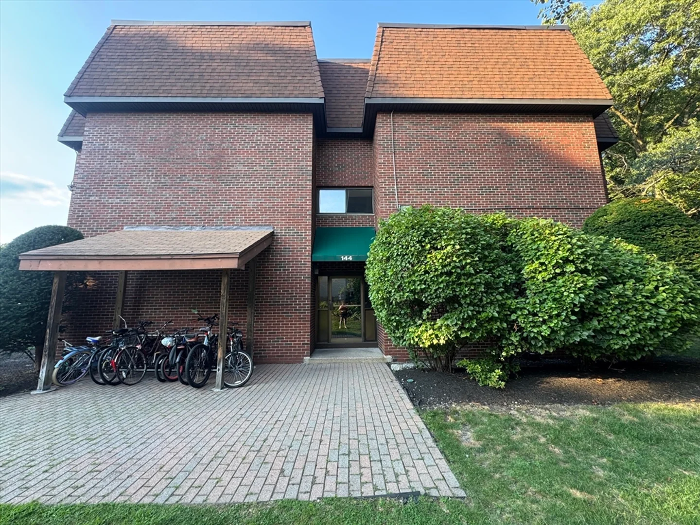 144, Kenrick St., Unit 12, Brighton, Boston, MA, 02135