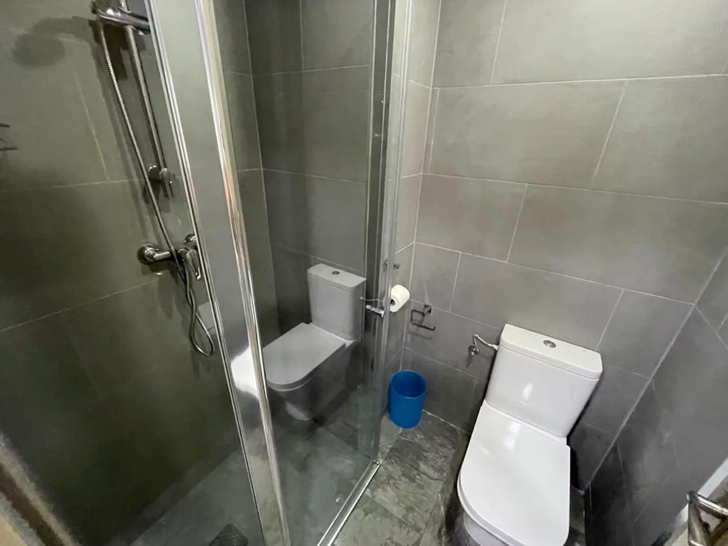 Habitación estudiantil amplia y cómoda en 