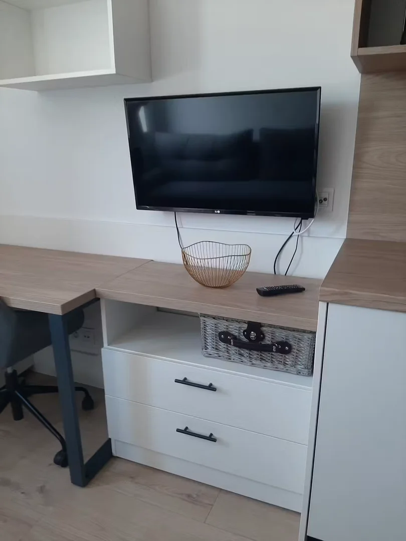 Dyrekcyjna, Krzyki