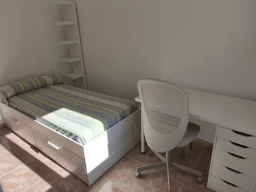 Habitación privada en Calle Cantabria, , imagen 6 de 10