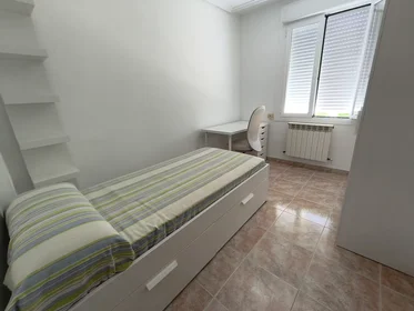 Habitación privada en Calle Cantabria, , imagen 8 de 10
