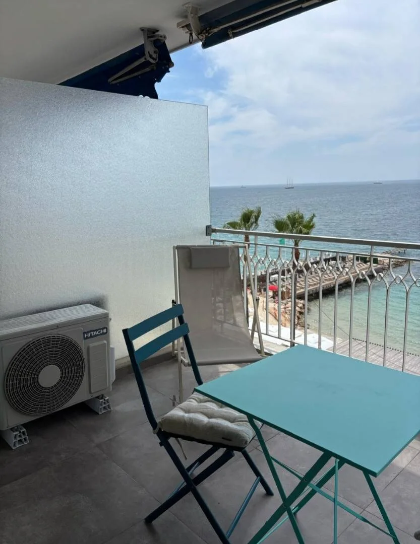Student-friendly room in  with modern amenities