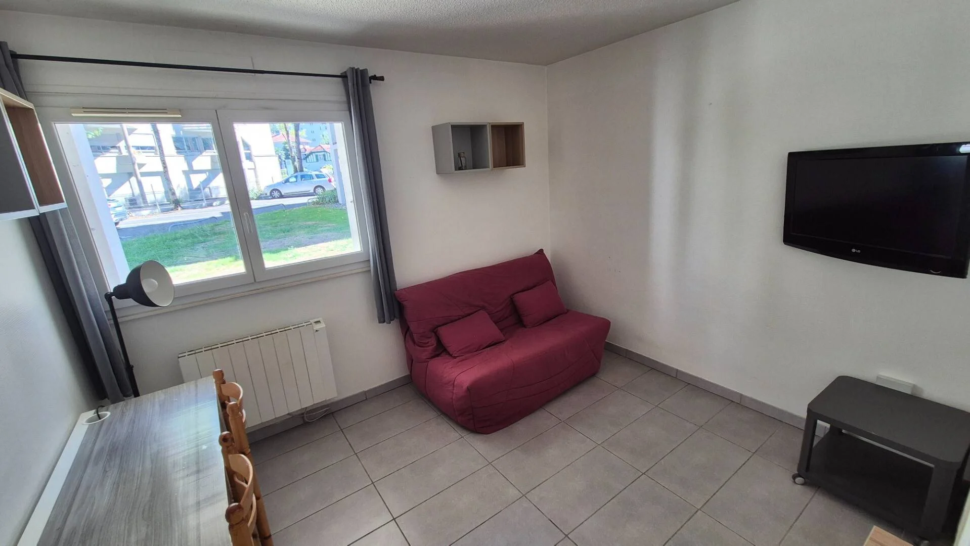 Camera per studenti in  con area studio e servizi in comune