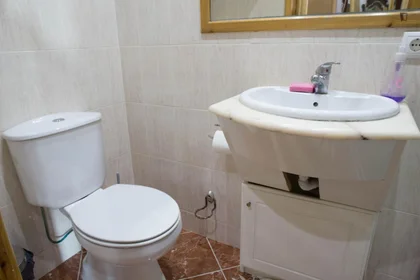 Private room at Rua do Cerco do Porto, image 12 of 13