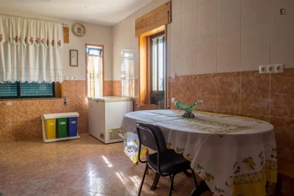 Private room at Rua do Cerco do Porto, image 10 of 13