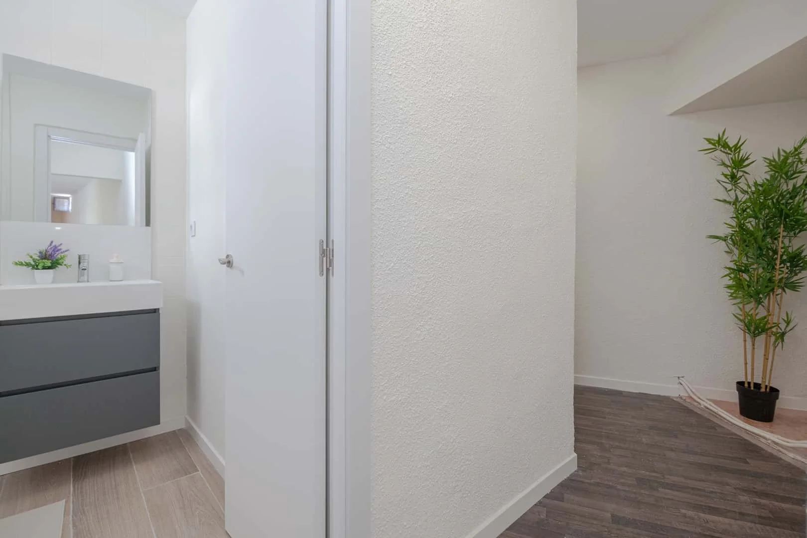 Habitación para estudiantes en  con área de estudio y facilidades compartidas