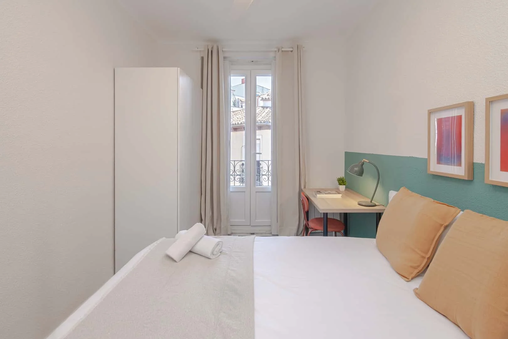 Habitación asequible para estudiantes con buena iluminación en 