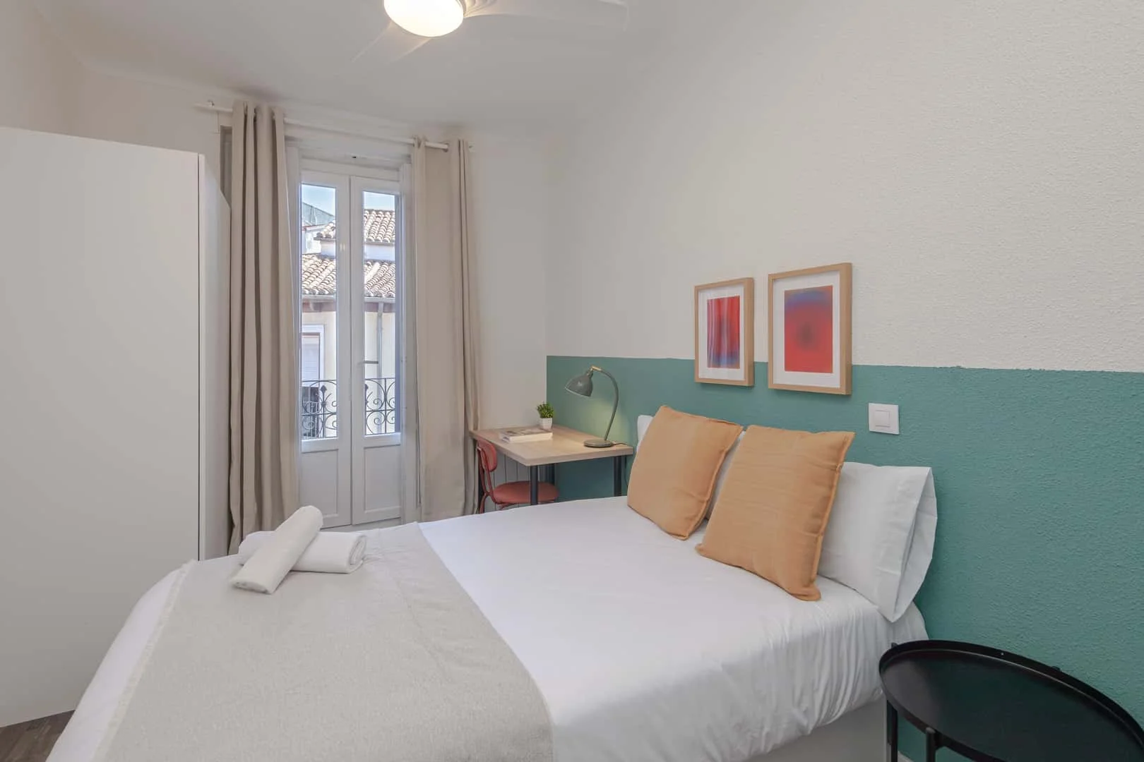 Habitación en apartamento estudiantil en alquiler en , completamente amueblado