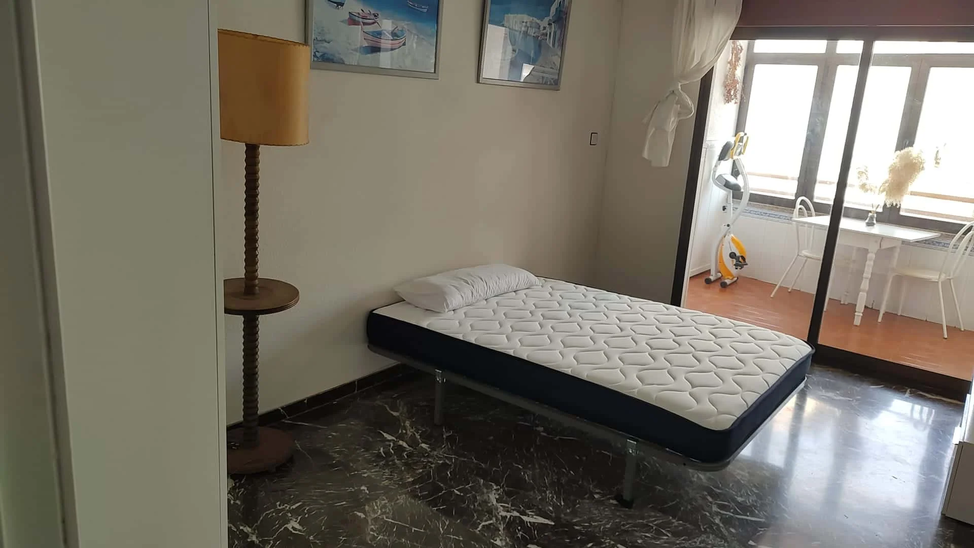 Bezahlbares Zimmer für Studenten mit ausreichender Beleuchtung in 