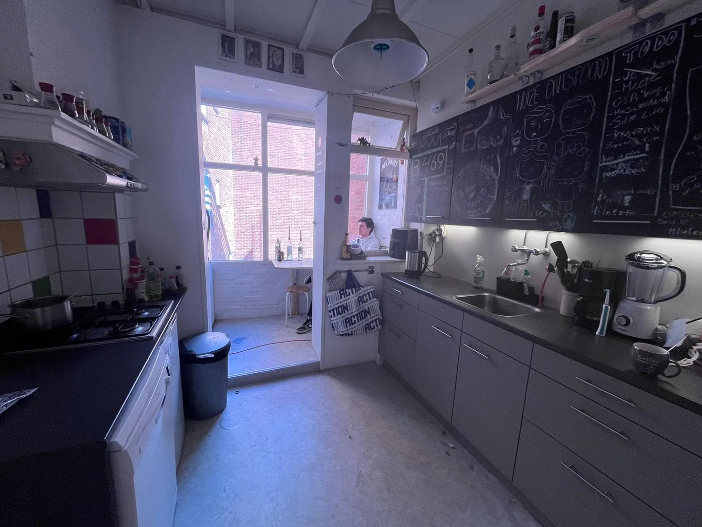Chambre confortable pour étudiants disponible dans 