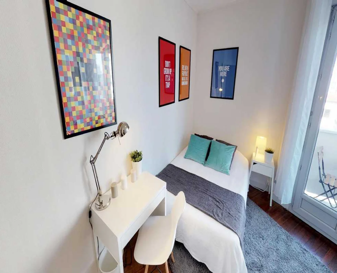 Chambre à louer dans un appartement d'étudiant à , entièrement meublée