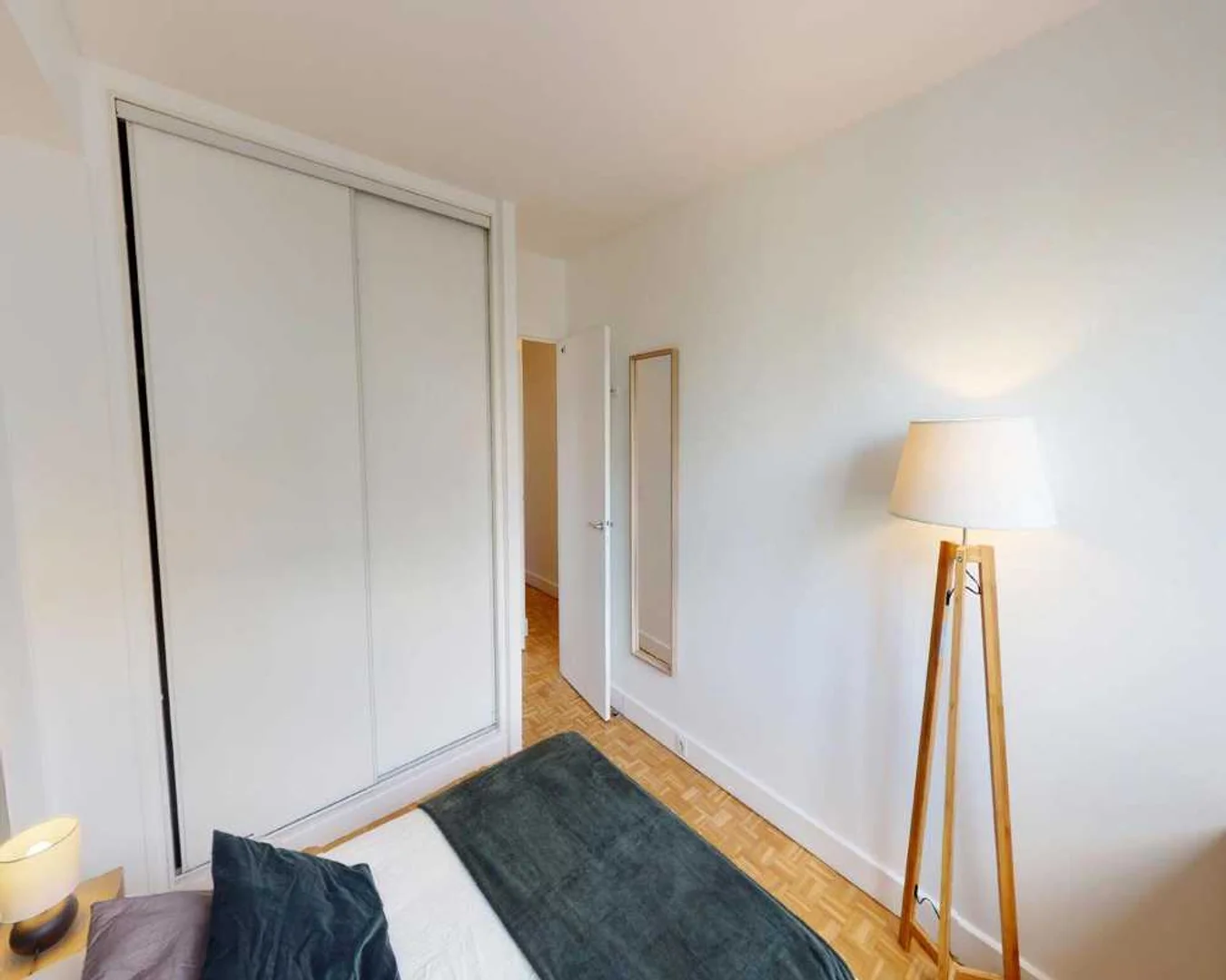 Budget-friendly student room close to campus in