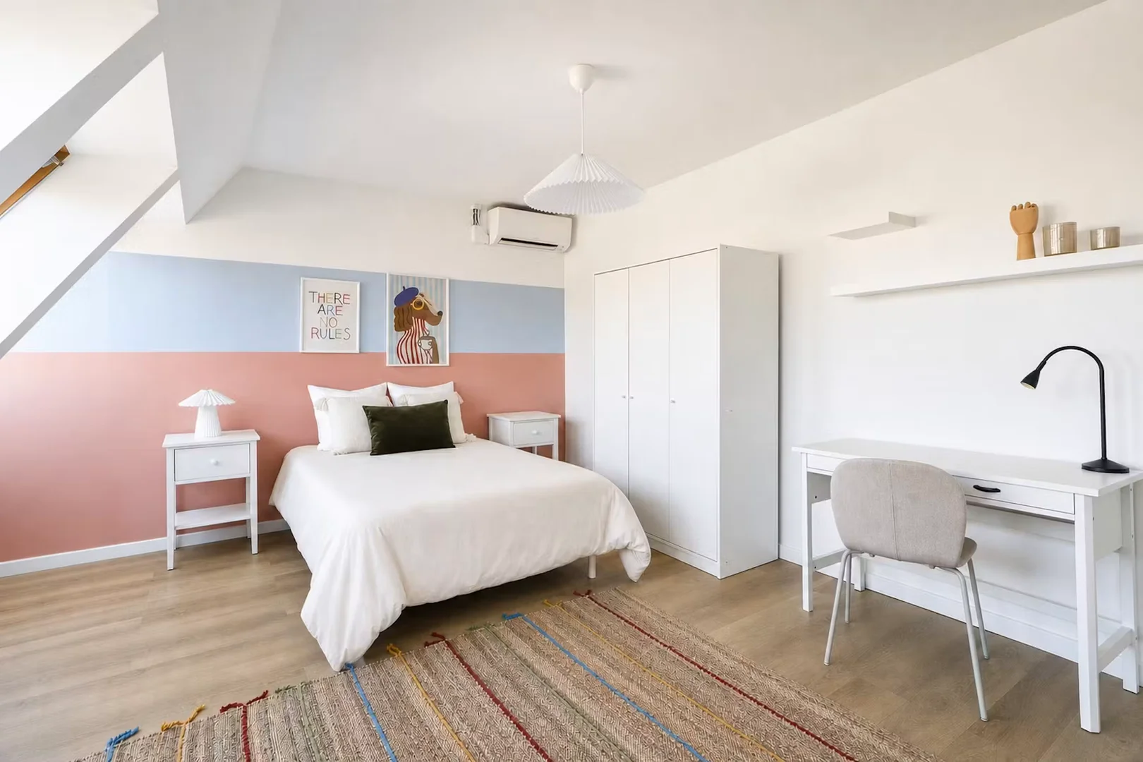 Comfortable and spacious student room in 