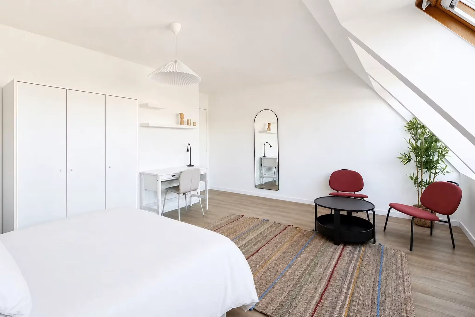 Room for rent in student apartment in , fully furnished