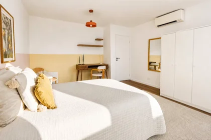私人房间 在 Rue Jacob Mayer, Cronenbourg, 10的图像1