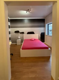 Habitación privada en Avenida Nossa Senhora de Fátima, imagen 1 de 10