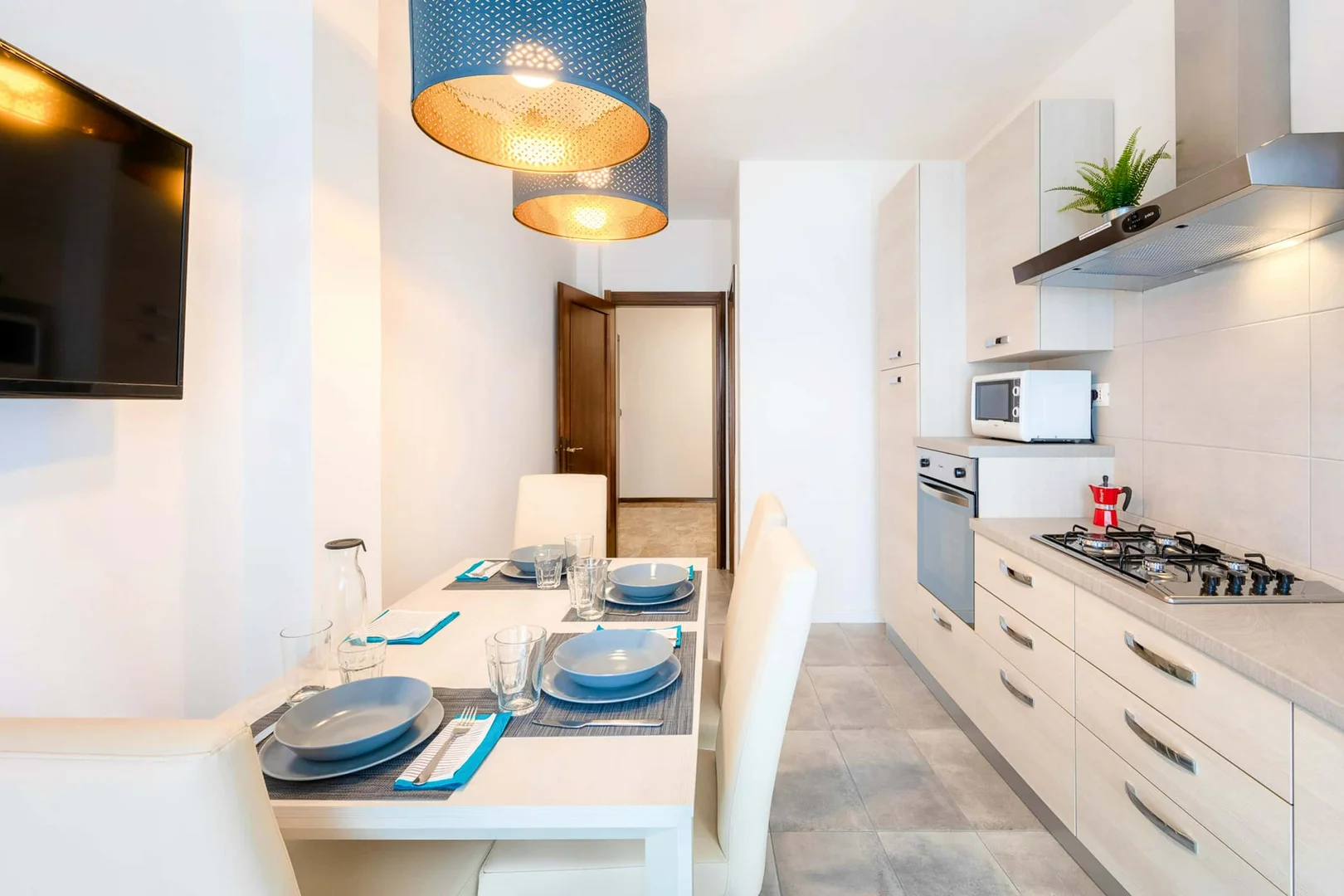 Room for rent in student apartment in , fully furnished