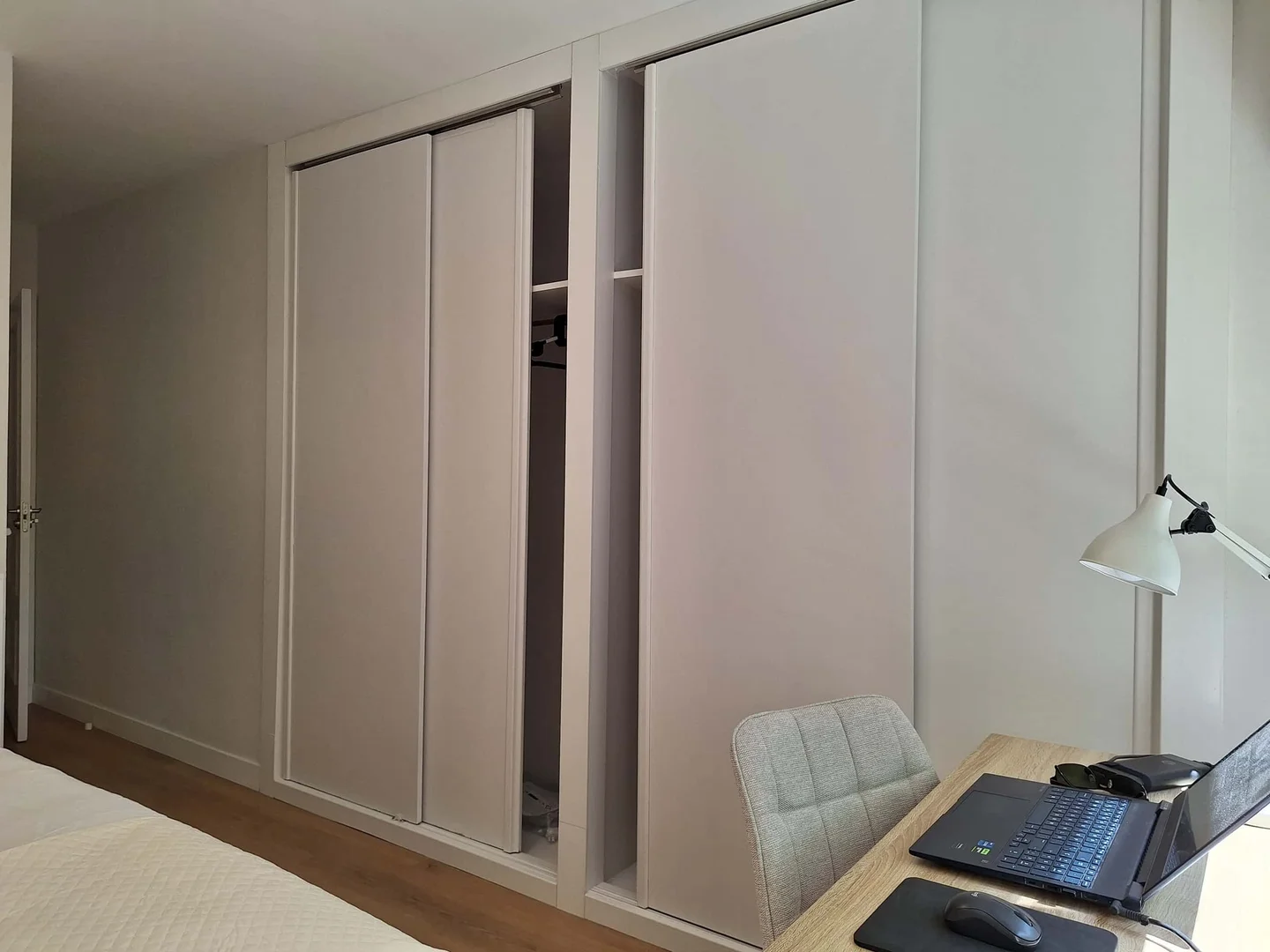 Bezahlbares Zimmer für Studenten mit ausreichender Beleuchtung in 