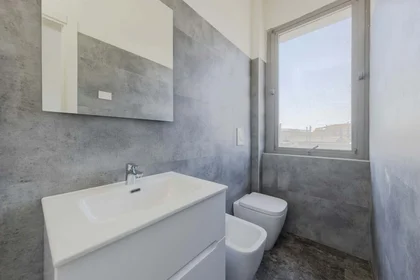 Stanza privata in Via Giulio Togni, 14, 25122 Brescia BS, Italy, immagine 7 di 12