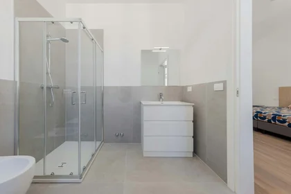 Stanza privata in Via Giovanni Pascoli, 39, 34141 Trieste TS, Italy, immagine 11 di 20