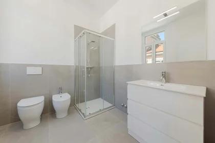 Stanza privata in Via Giovanni Pascoli, 39, 34141 Trieste TS, Italy, immagine 10 di 20