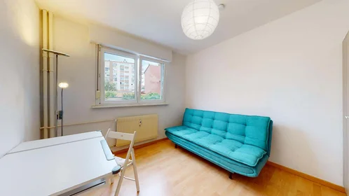 Habitación privada en 10 Rue du Galtz, 68000 Colmar, France, imagen 1 de 10