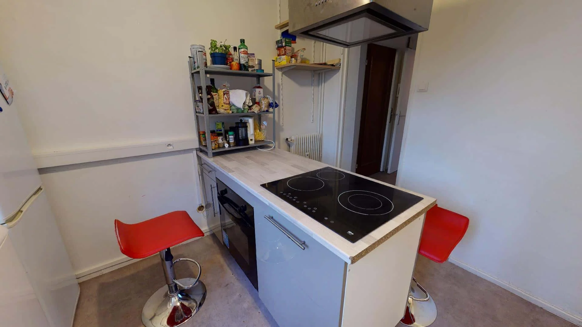 Habitación en apartamento estudiantil en alquiler en , completamente amueblado