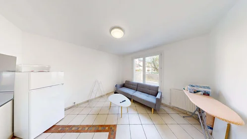 Quarto privado em 2 Sq. Elie Reclus, 91000 Évry-Courcouronnes, France, imagem 7 de 20