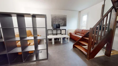 Özel oda konumu 16 Rue du Haut Montoir, 95000 Cergy, France, 1 10 görüntüsü