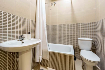 Habitación privada en C. Álamos, 31, Distrito Centro, 29012 Málaga, Spain, imagen 5 de 12
