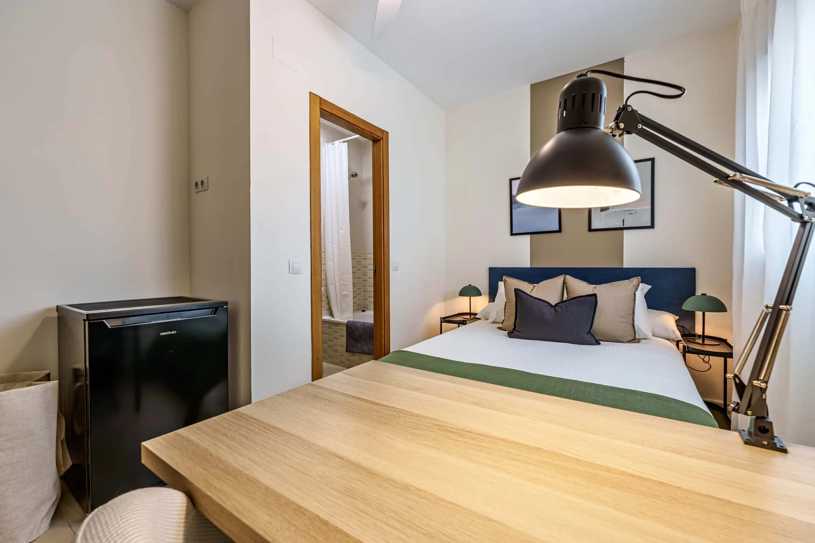 Habitación estudiantil económica cerca del campus en 