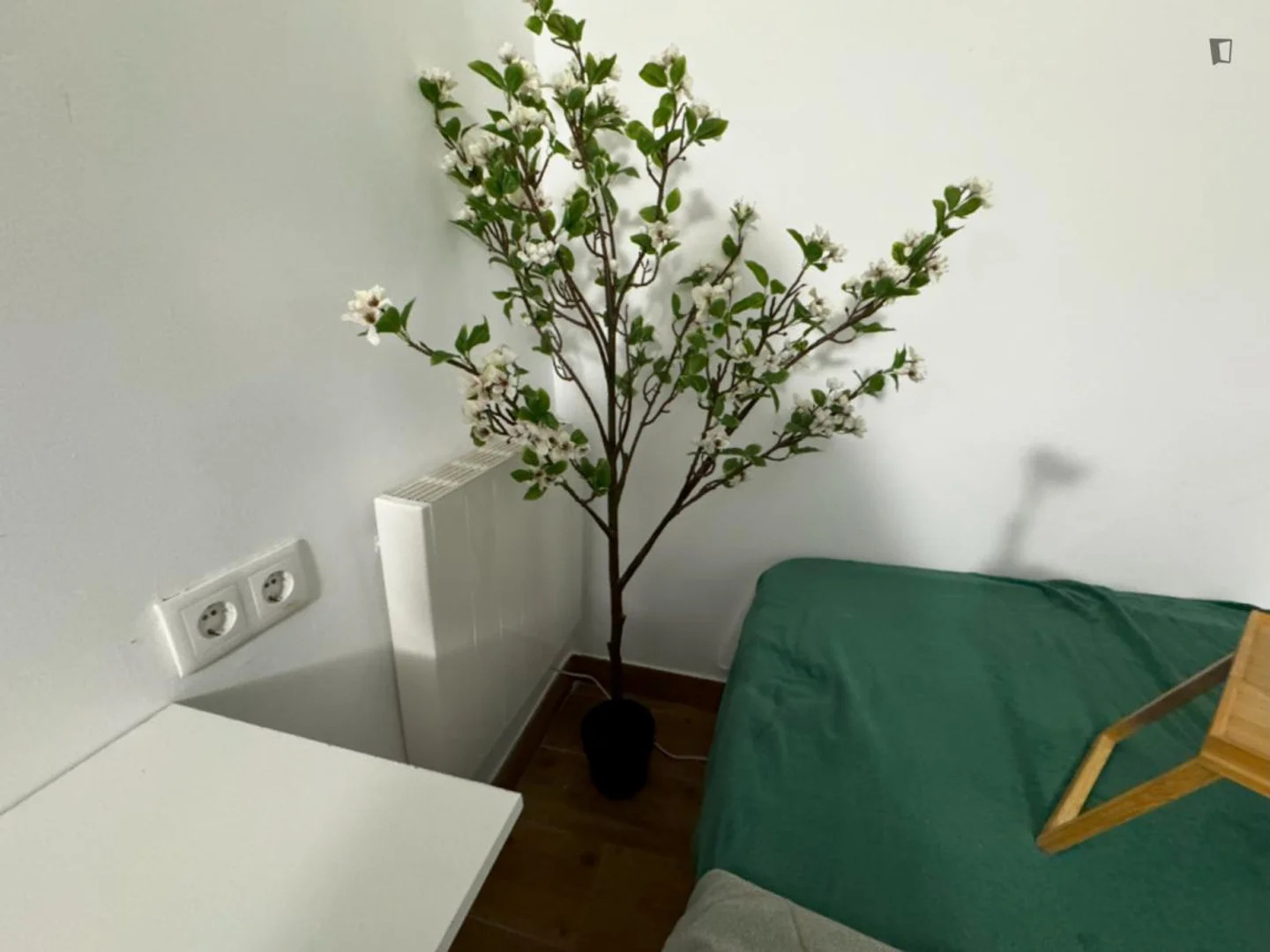 Quarto para alugar em apartamento de estudantes em , totalmente mobilado