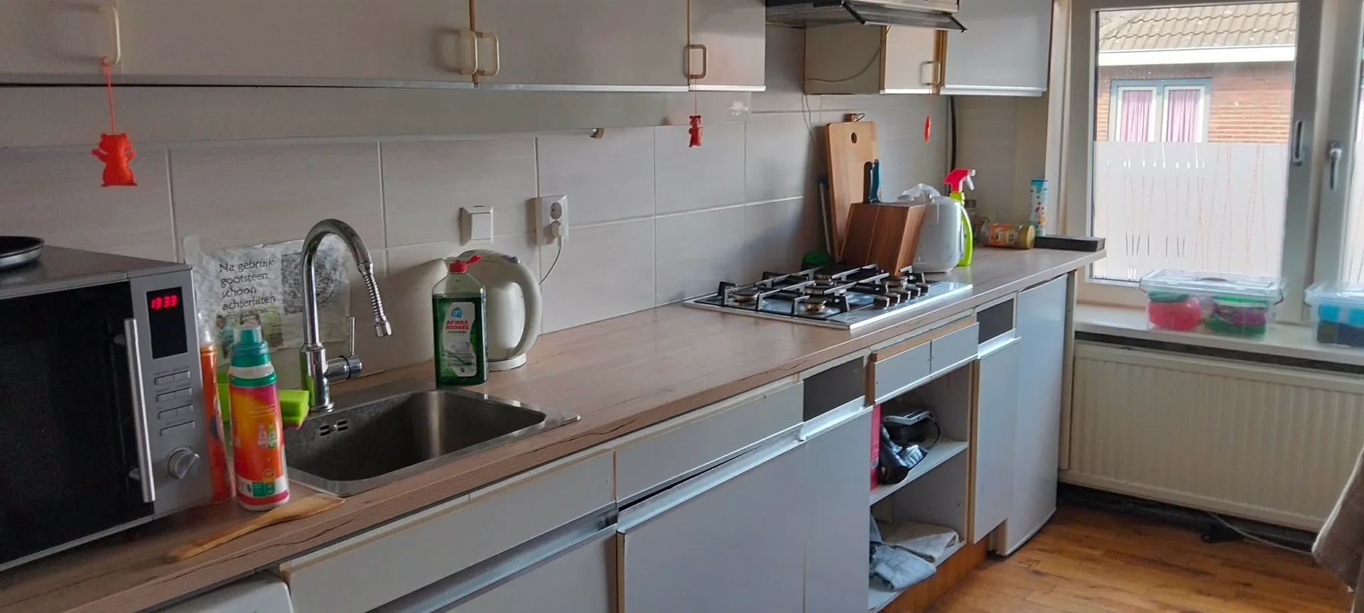 Student-friendly room in  with modern amenities