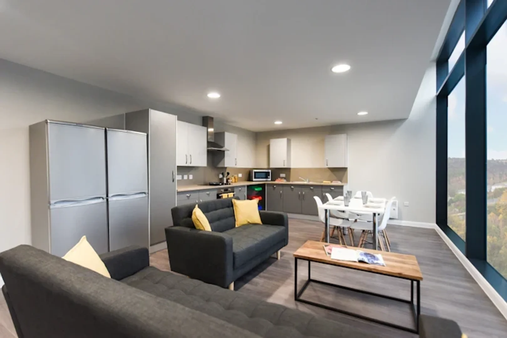 Chambre confortable pour étudiants disponible dans 
