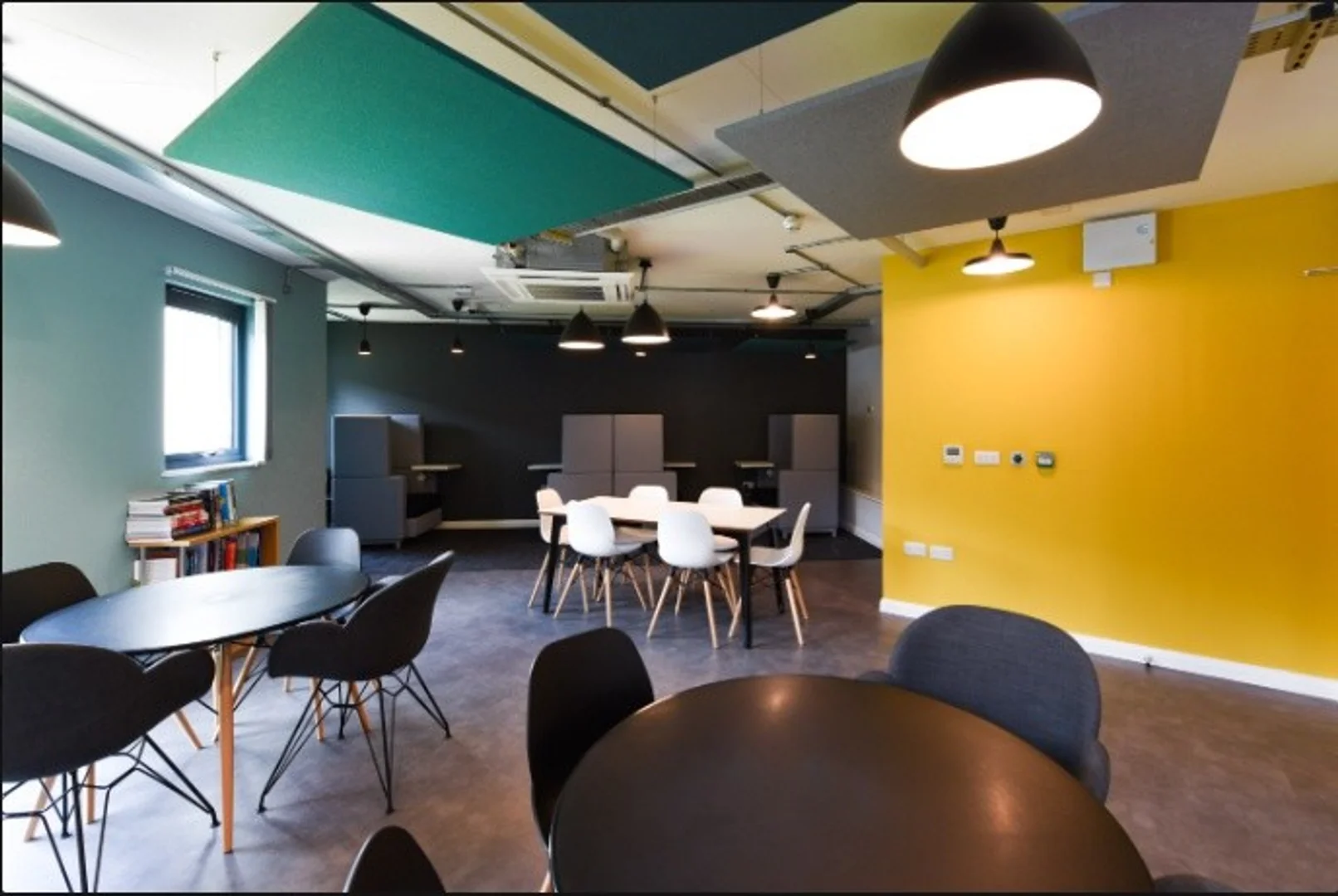 Chambre d'étudiant fonctionnelle parfaite pour étudier dans 