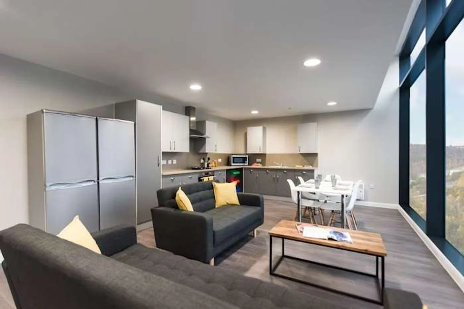 Chambre confortable pour étudiants disponible dans 