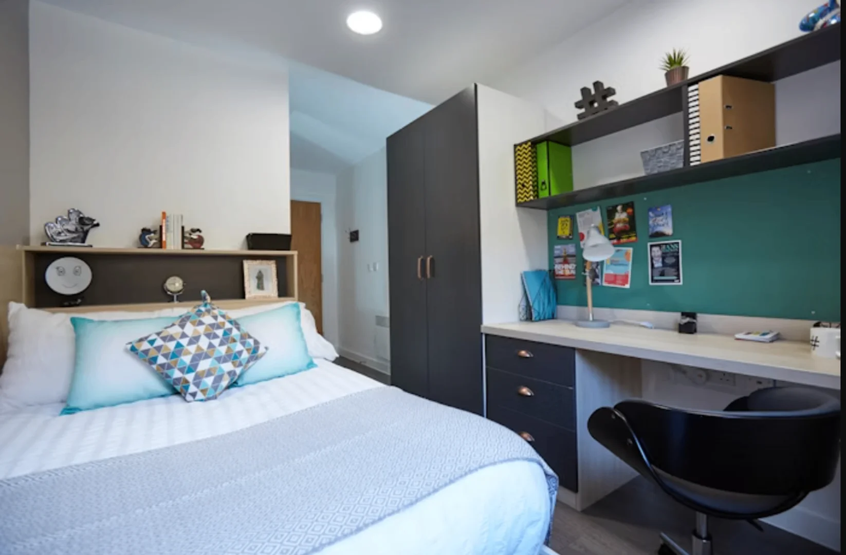Cozy room for students available in 