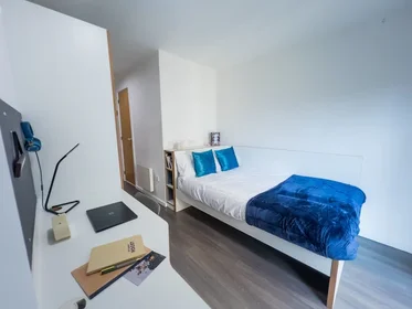 Quarto privado em 200 N Hanover St, Glasgow G4 0PY, United Kingdom                   , imagem 1 de 10