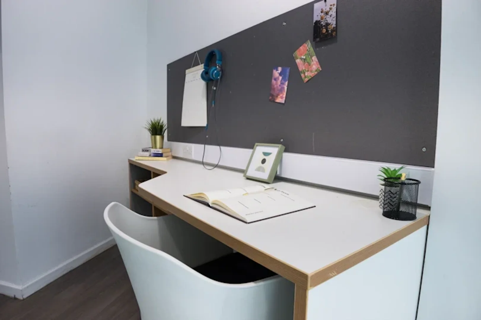 Quarto acolhedor para estudantes disponível em 