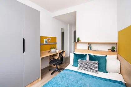 Quarto privado em residência em Moulsecoomb Way, Brighton BN2 4PB, UK, imagem 1 de 17