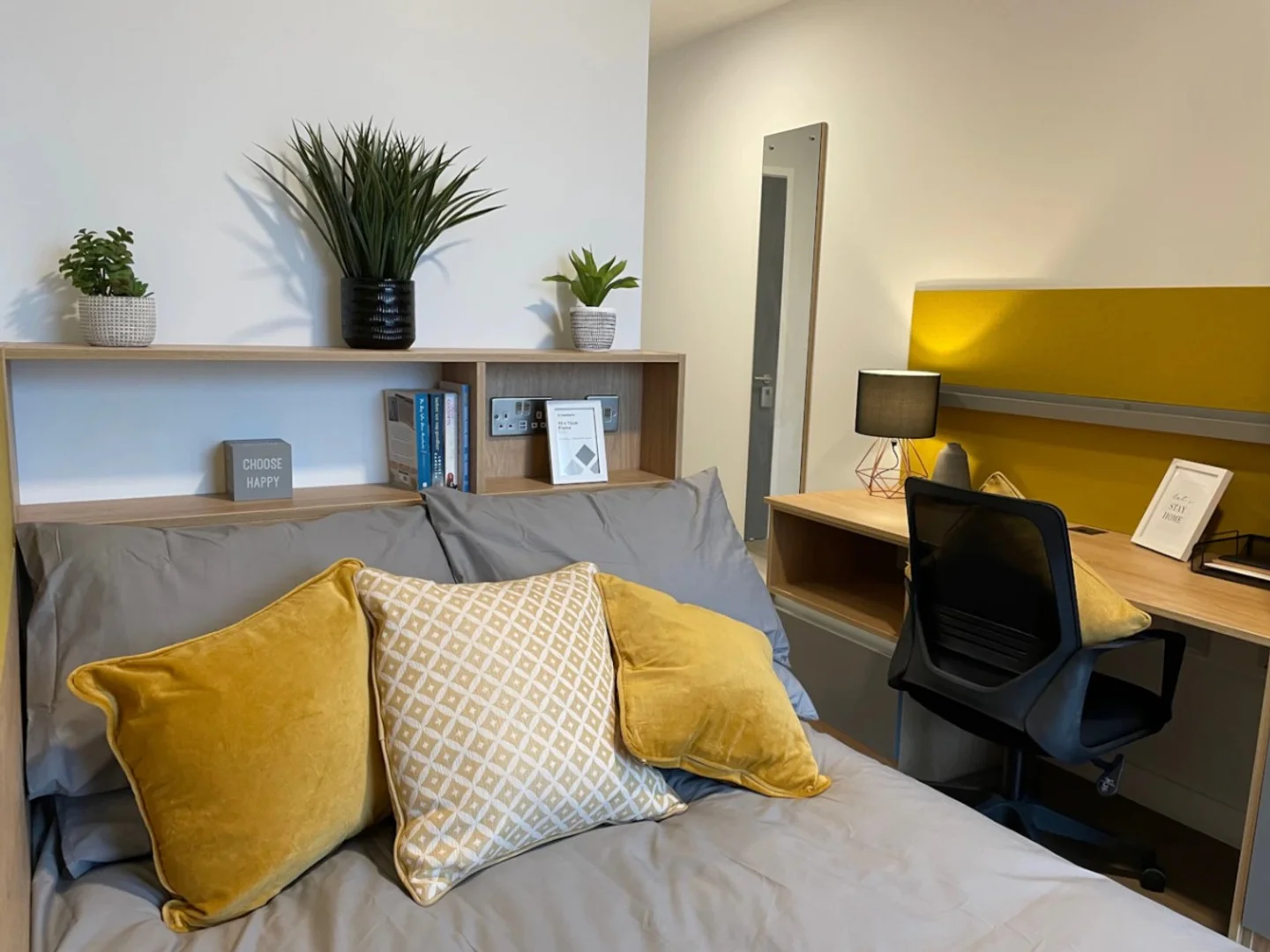 Quarto acolhedor para estudantes disponível em 